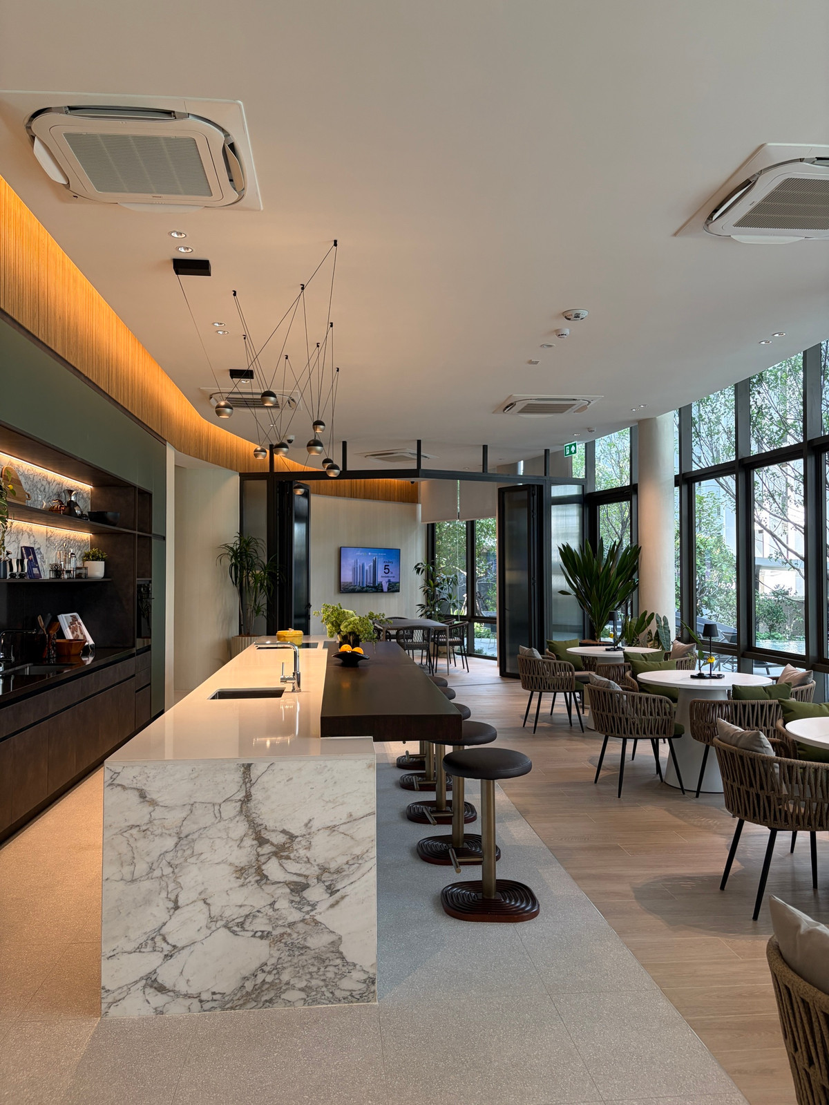 ให้เช่าคอนโดเลียบทางด่วนรามอินทรา : ✨ ปล่อยเช่าคอนโด Noble Create รามอินทรา – เกษตรนวมินทร์  วิวสระ | ห้องสวยสไตล์มินิมอล | พร้อมอยู่