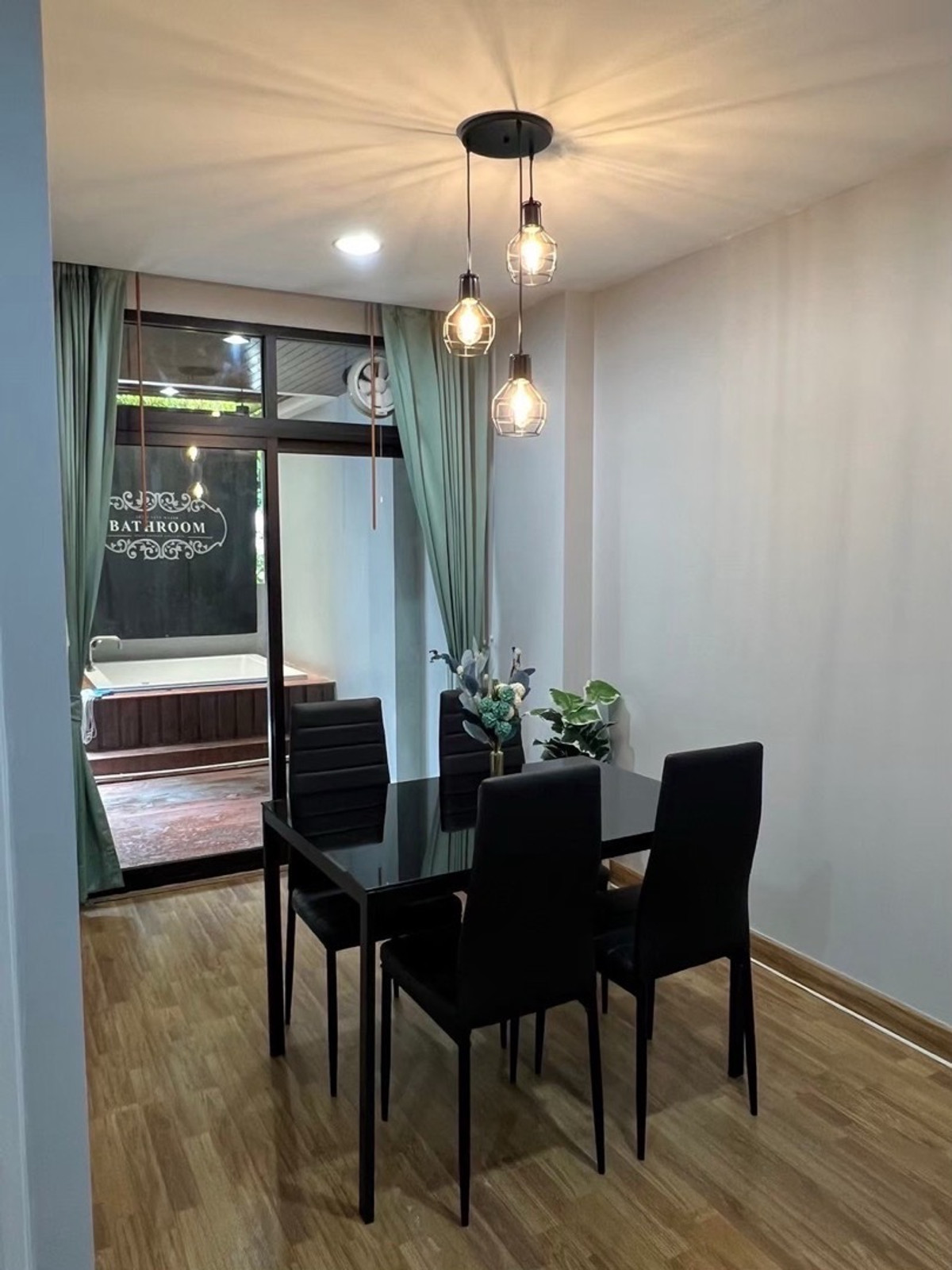 ให้เช่าคอนโดเกษตร นวมินทร์ ลาดปลาเค้า : 💥 ให้เช่าคอนโด บ้านนวธารา (Baan Navatara Condo)
💰 ค่าเช่าเพียง 17,000 บาท / เดือน