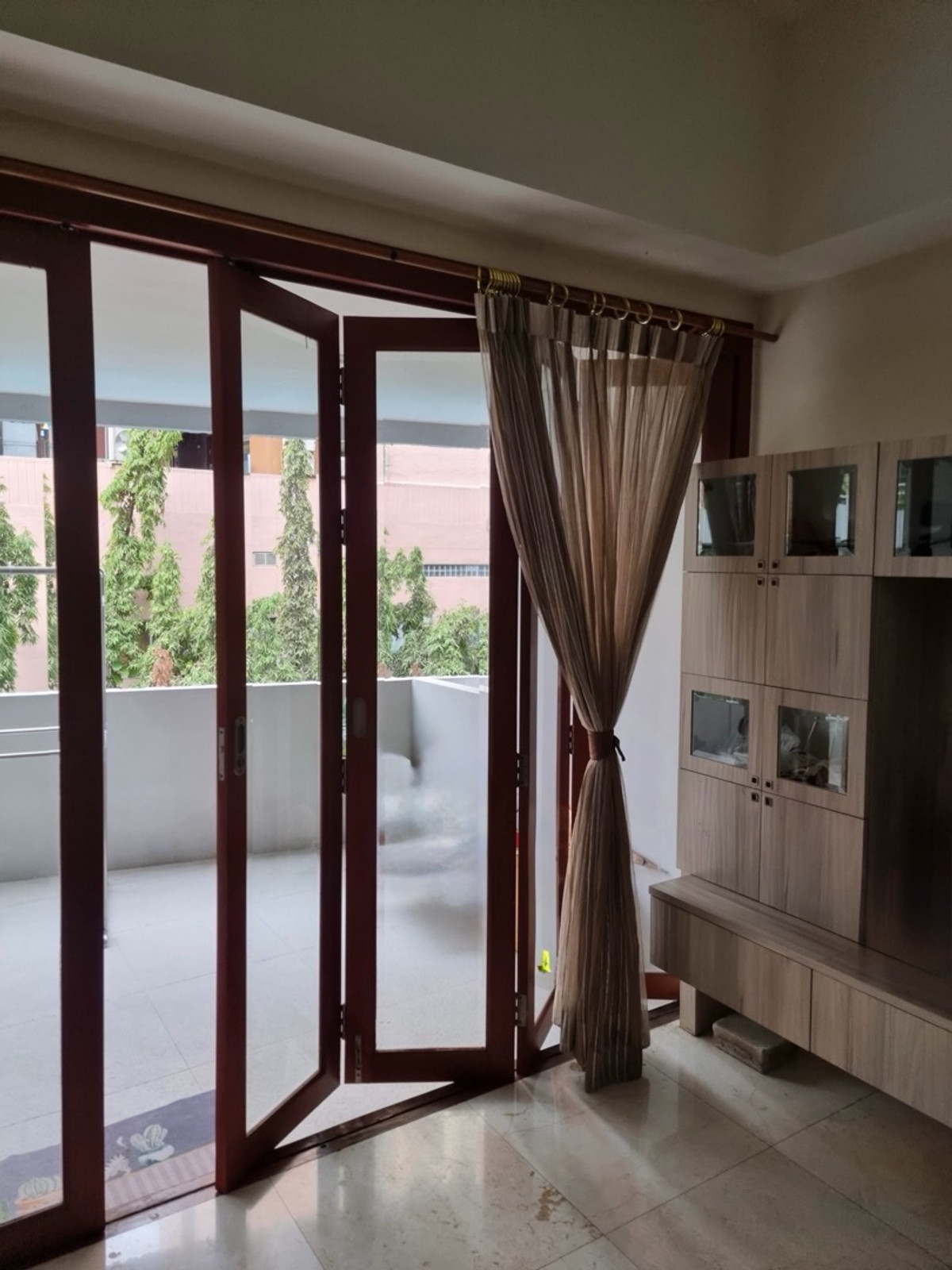 CondoSukhumvit, Asoke, Thonglor : Spacious 2 Bedroom Renovated Pet Friendly Condo with Big Balcony Near BTS Phrom Phong
