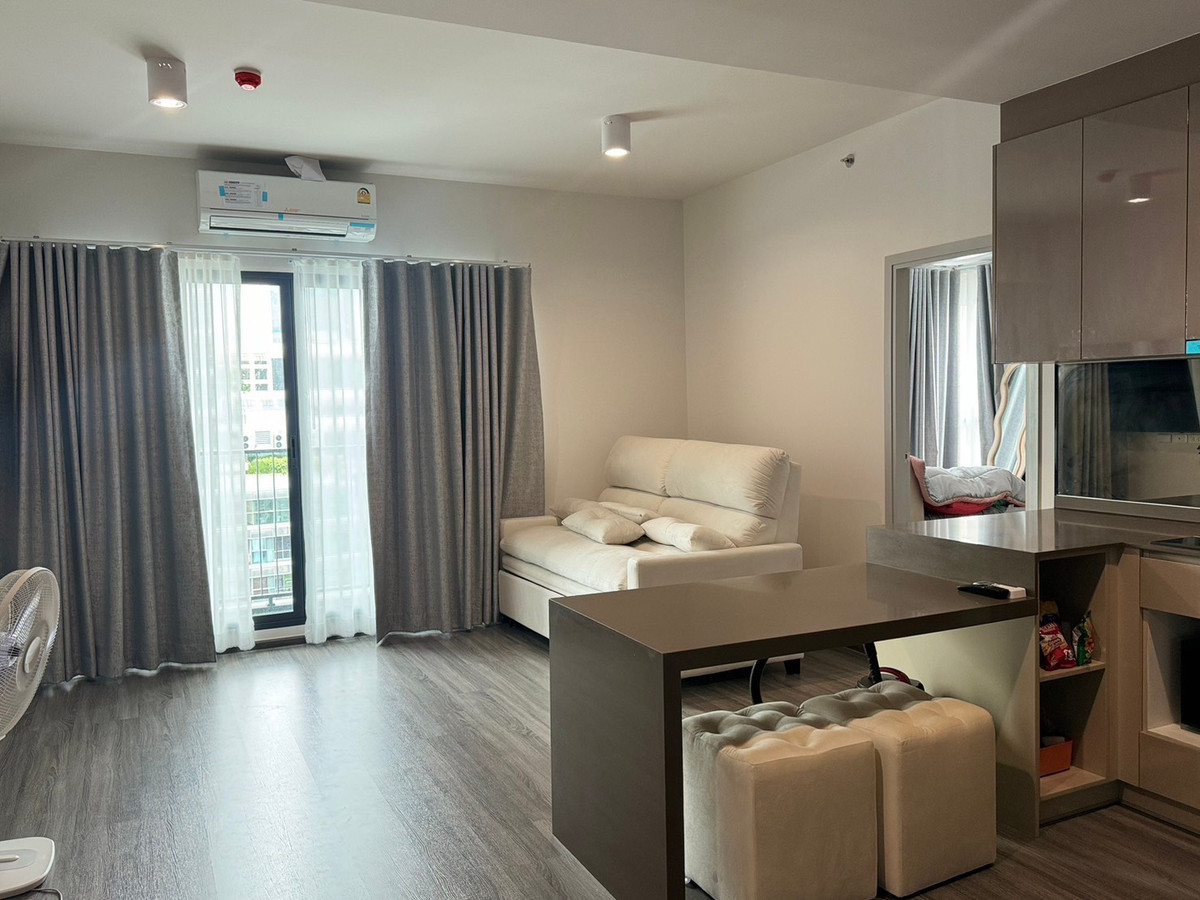 ขายคอนโดสยาม จุฬา สามย่าน : ด่วน ราคาดีมาก Ideo chula 2bed 2bth 70.xsq.m. พร้อมเฟอร์ เพียง 11.9mb. รวมค่าใช้จ่ายทั้งหมด โทร 095 7615782