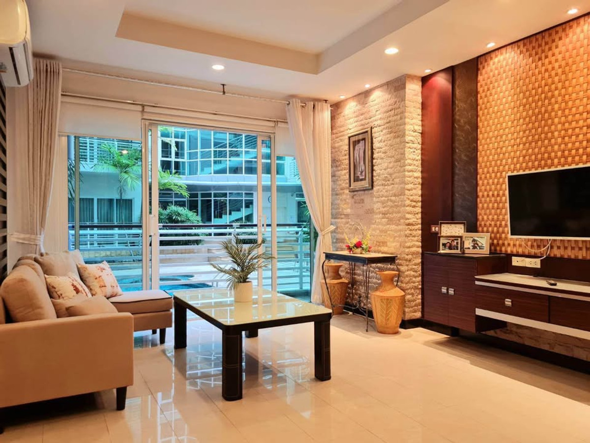 ให้เช่าคอนโดสุขุมวิท อโศก ทองหล่อ : Avenue 61 for rent 107 sqm 2 beds 2 baths 48,000 per month 
