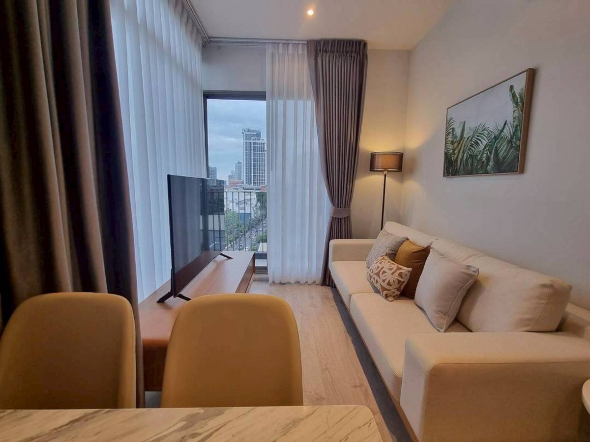 For RentCondoSukhumvit, Asoke, Thonglor : For Rent: Rhythm Ekkamai Estate big one bedroom for rent