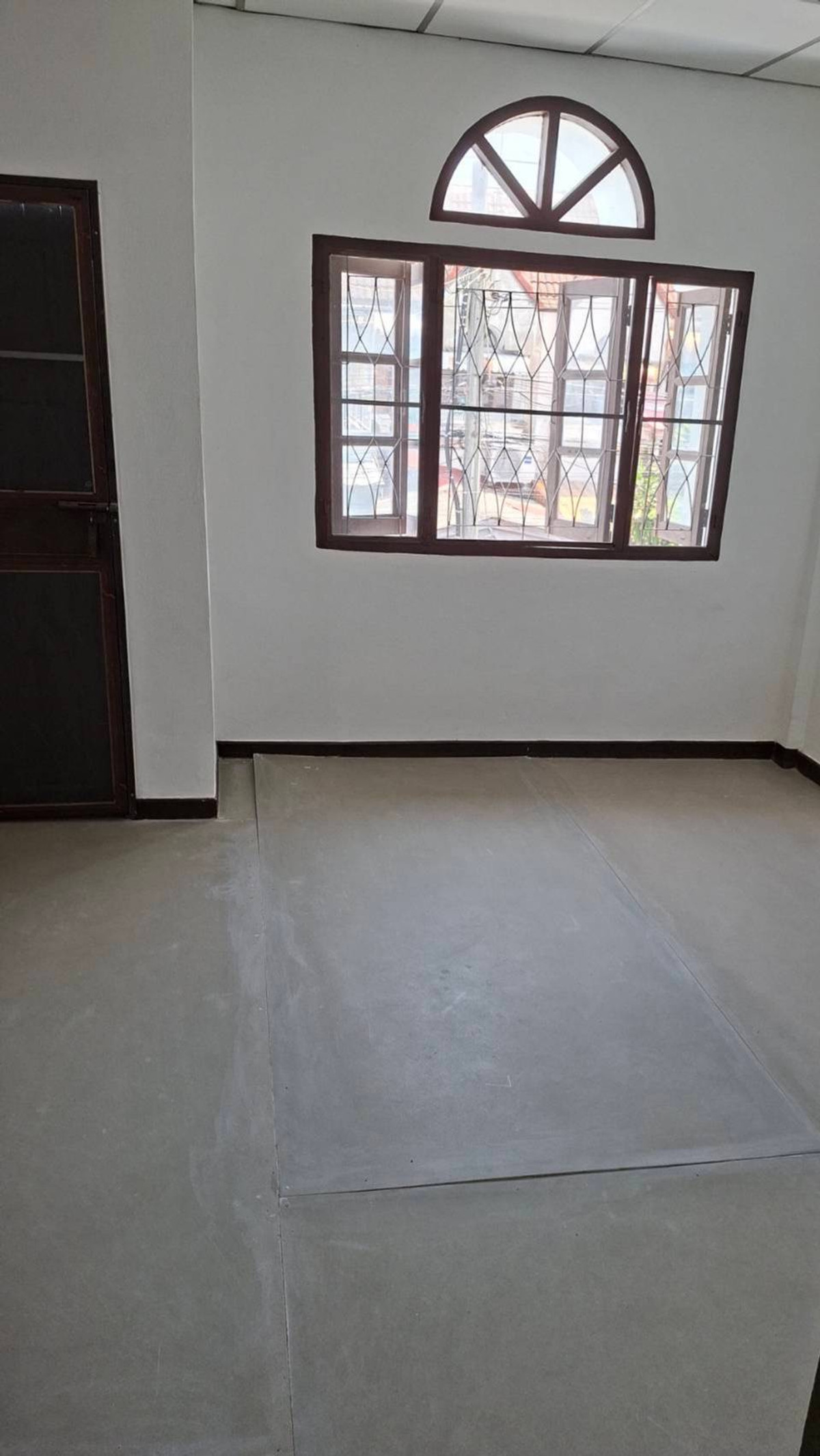 ให้เช่าทาวน์โฮมเสรีไทย-นิด้า : ให้เช่าทาวน์เฮ้าส์ หมู่บ้านศรีประจักษ์ ใกล้ โรงเรียนเตรียมอุดมศึกษาน้อมเกล้า เพียง 4 นาที