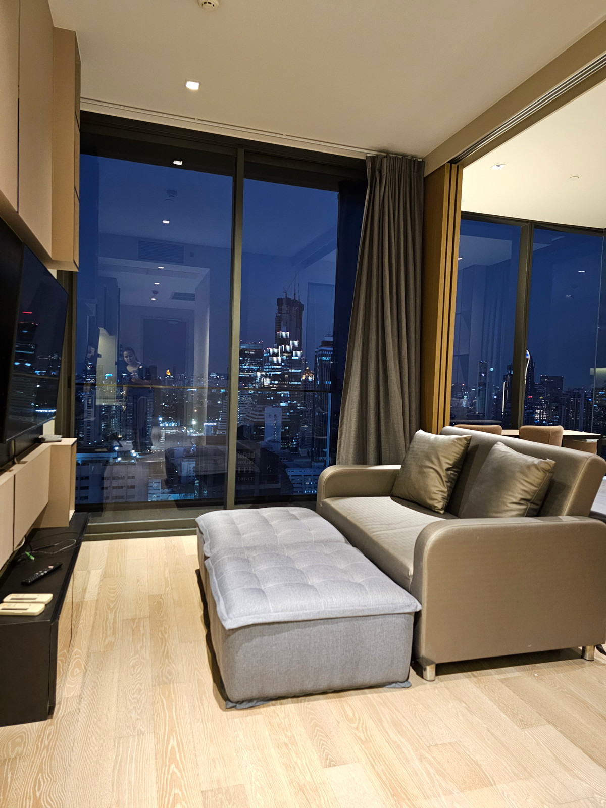 For RentCondoSilom, Saladaeng, Bangrak : แอสตัน สีลม  ให้เช่า 1 นอน 1 น้ำ พื้นที่ 50 ตรม  36,000 บาท สนใจโทร น้อง 096-2615656 พร้อมให้นัดหมายเข้าชมทุกวัน  Ashton Silom 1bed 1 bath 50 Sq,m Rental price 36,000 Baht   call Nong 096-2615656 Ready to touring everyday