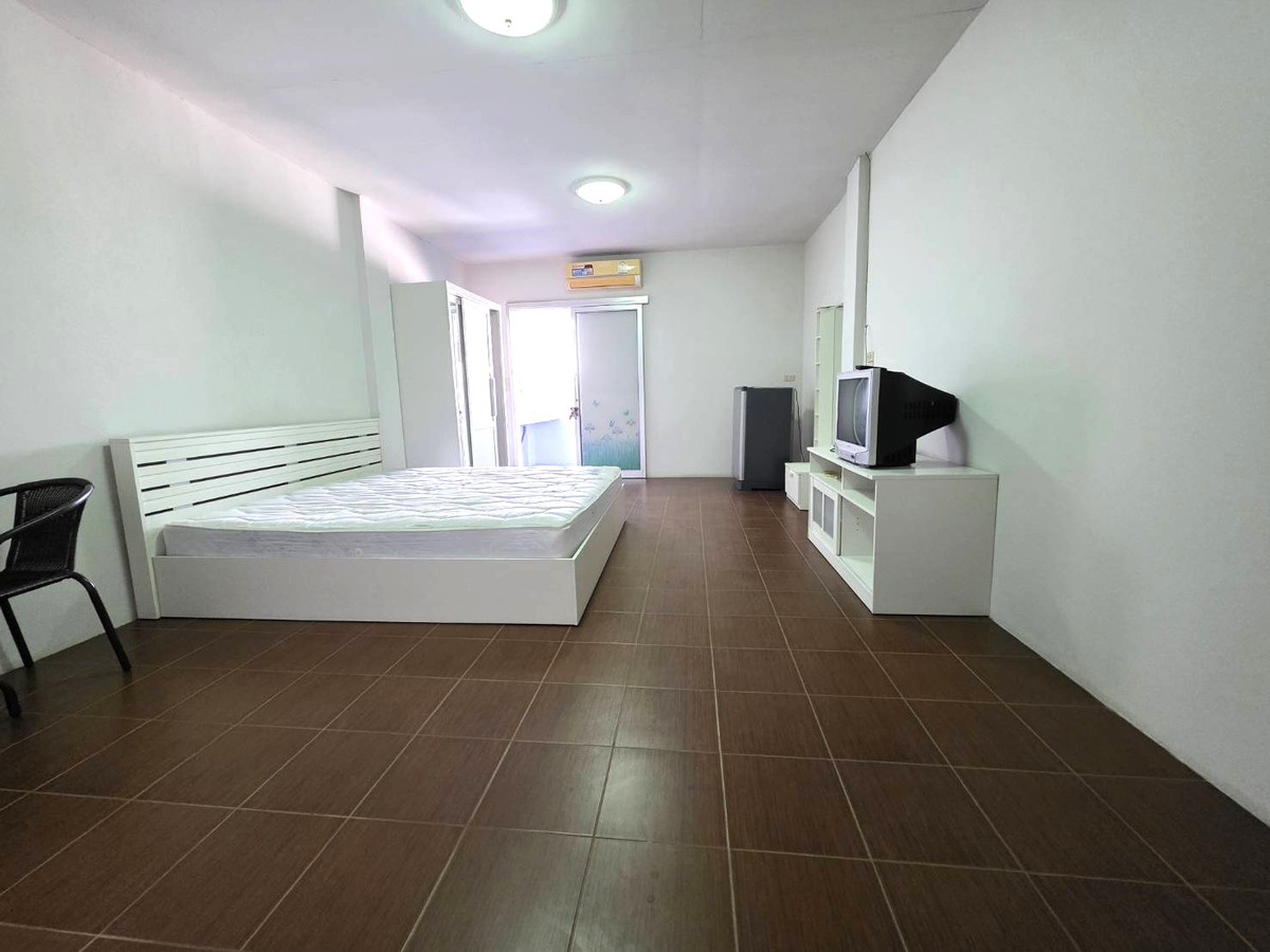 For SaleCondoRayong : Great Value Guaranteed! Only 690,000 THB!! Easy to Rent Out!!! Condo for Sale – Eastern Seaboard City Condo, located in the heart of Pluak Daeng Industrial Estate, Rayong