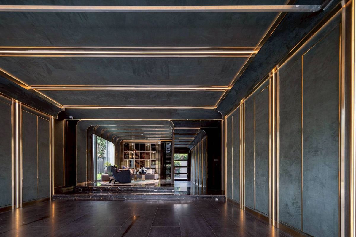 ขายบ้านบางซื่อ วงศ์สว่าง เตาปูน : Sonle Residences: 180sqwah 1,365sqm. 5bed 8bath 3storey private pool 260,000,000 Am: 0656199198