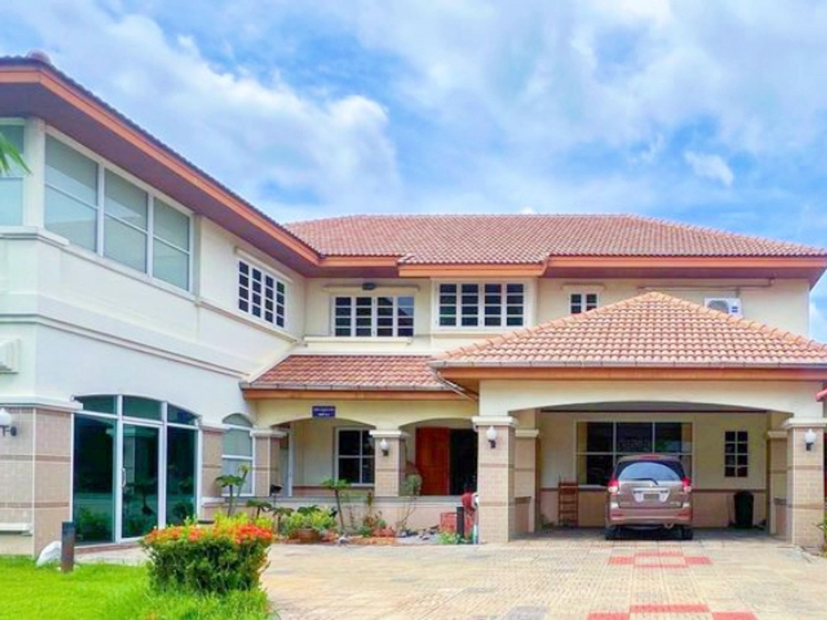 For SaleHouseNawamin, Ramindra : Single house, large plot Chaiyaphruek Village, Ramindra, Watcharapol 259 sq m (2 title deeds) Watcharapol Sukhaphiban 5 near the expressway