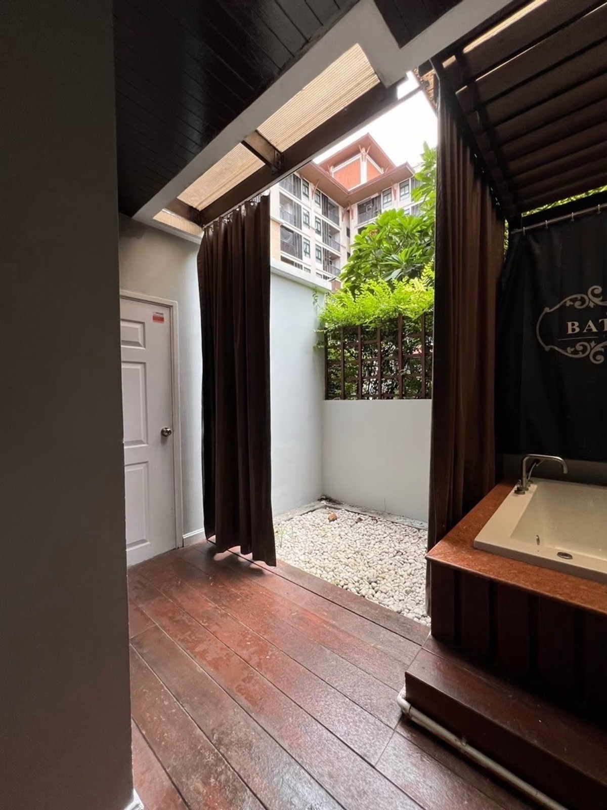 ให้เช่าคอนโดเกษตร นวมินทร์ ลาดปลาเค้า : 💥 ให้เช่าคอนโด บ้านนวธารา (Baan Navatara Condo)
💰 ค่าเช่าเพียง 17,000 บาท / เดือน