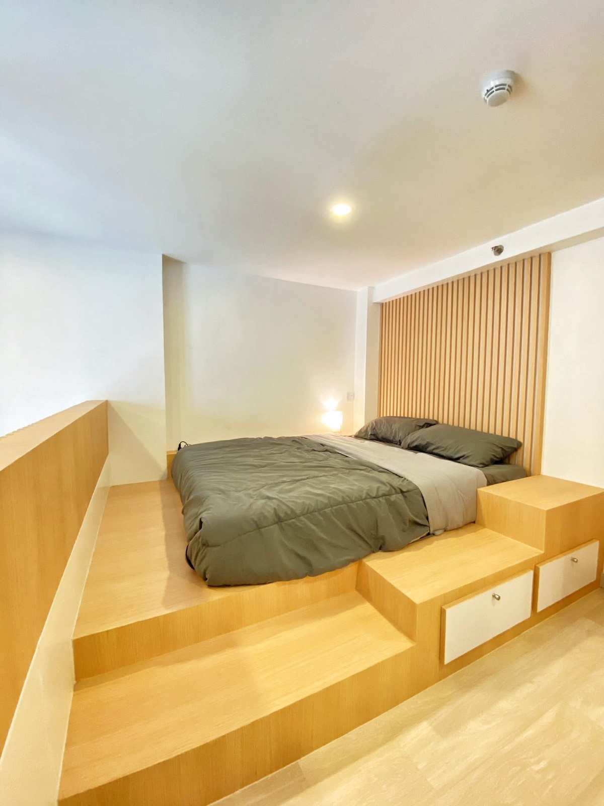 คอนโดสาทร นราธิวาส : Knightsbridge Prime Sathorn【𝐒𝐄𝐋𝐋 & 𝐑𝐄𝐍𝐓】🔥ยูนิตลุคหรูร่วมสมัย เฟอร์นิเจอร์ดีไซน์ทันสมัย เติมภาพลักษณ์ให้ห้องดูโดดเด่น🔥 ติดต่อไลน์ไอดี: @hacondo