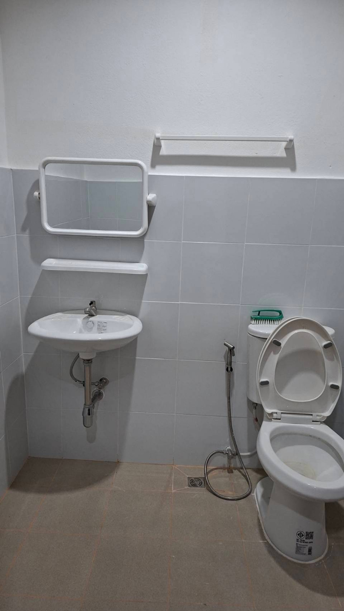 ให้เช่าทาวน์โฮมเสรีไทย-นิด้า : ให้เช่าทาวน์เฮ้าส์ หมู่บ้านศรีประจักษ์ ใกล้ โรงเรียนเตรียมอุดมศึกษาน้อมเกล้า เพียง 4 นาที