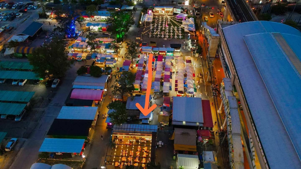 For LeaseholdRetail SpaceLadkrabang, Suwannaphum Airport : Urgent sale, Mu Katha Shop, 250,000 baht, Ton Sai Market branch, next to BTS Bearing, best value in the area.