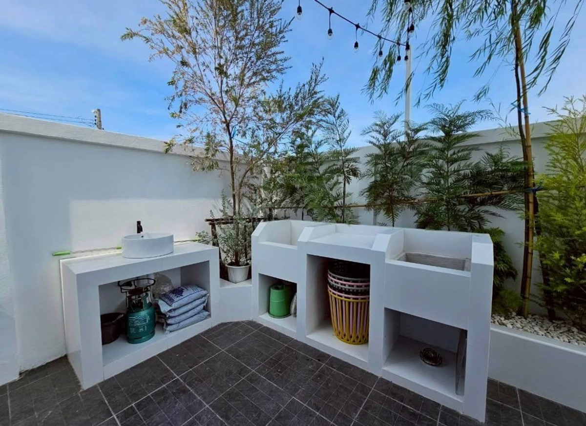 For SaleHouseNawamin, Ramindra : Nakarin Garden Village / 4 Bedrooms (FOR SALE), Nakarin Garden Village / 4 Bedrooms (FOR SALE) POON173