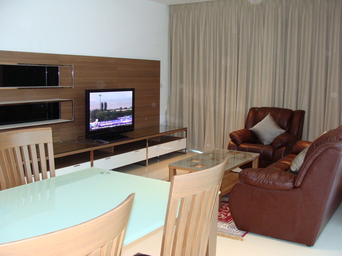 For RentCondoWitthayu, Chidlom, Langsuan, Ploenchit : Luxury condo for rent, Athenee Residence Ploenchit, 2 bedrooms, area 132 sq m., with hotel-level amenities, near BTS Ploenchit.