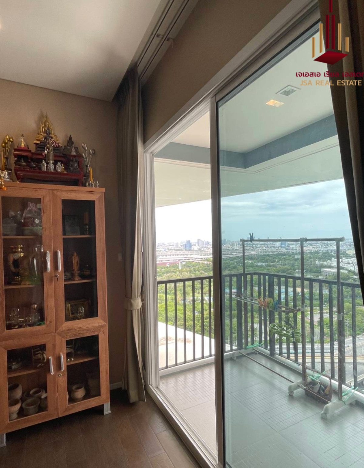 For SaleCondoLadprao, Central Ladprao : ✨ For Sale: The Saint Residences Condo ✨ 💰 Only 8,650,000 THB, best price, full garden view, there is a room ready to make an appointment to view. If interested, contact Mr. James Mar.