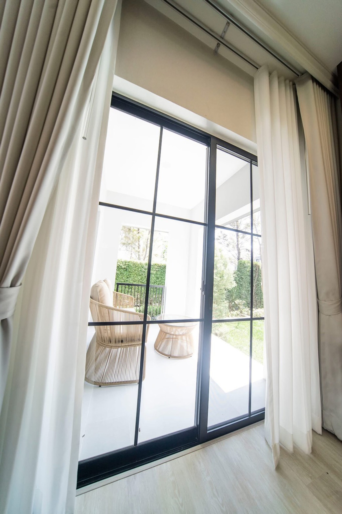 For RentHousePattanakan, Srinakarin : 📌 Luxury house for rent NANTAWAN Nantawan Rama 9 - Krungthep Kreetha New Road.