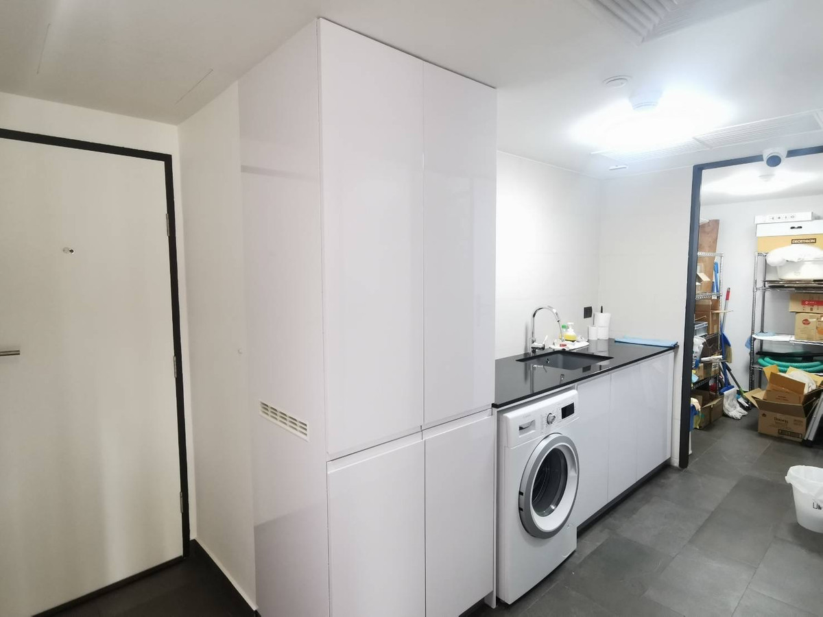 ขายคอนโดวิทยุ ชิดลม หลังสวน : Somkid Garden: 3bed 3bath 251.40sqm. 68,500,000 Am: 0656199198 Renovated Fully furnished 