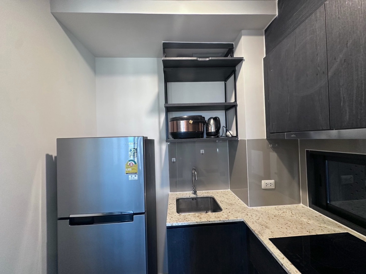 For RentCondoRatchadapisek, Huaikwang, Suttisan : 💙2 bedrooms, 2 bathrooms, XT Huai Khwang, corner room, good view, near Huai Khwang MRT, spacious, comfortable room, has a balcony.