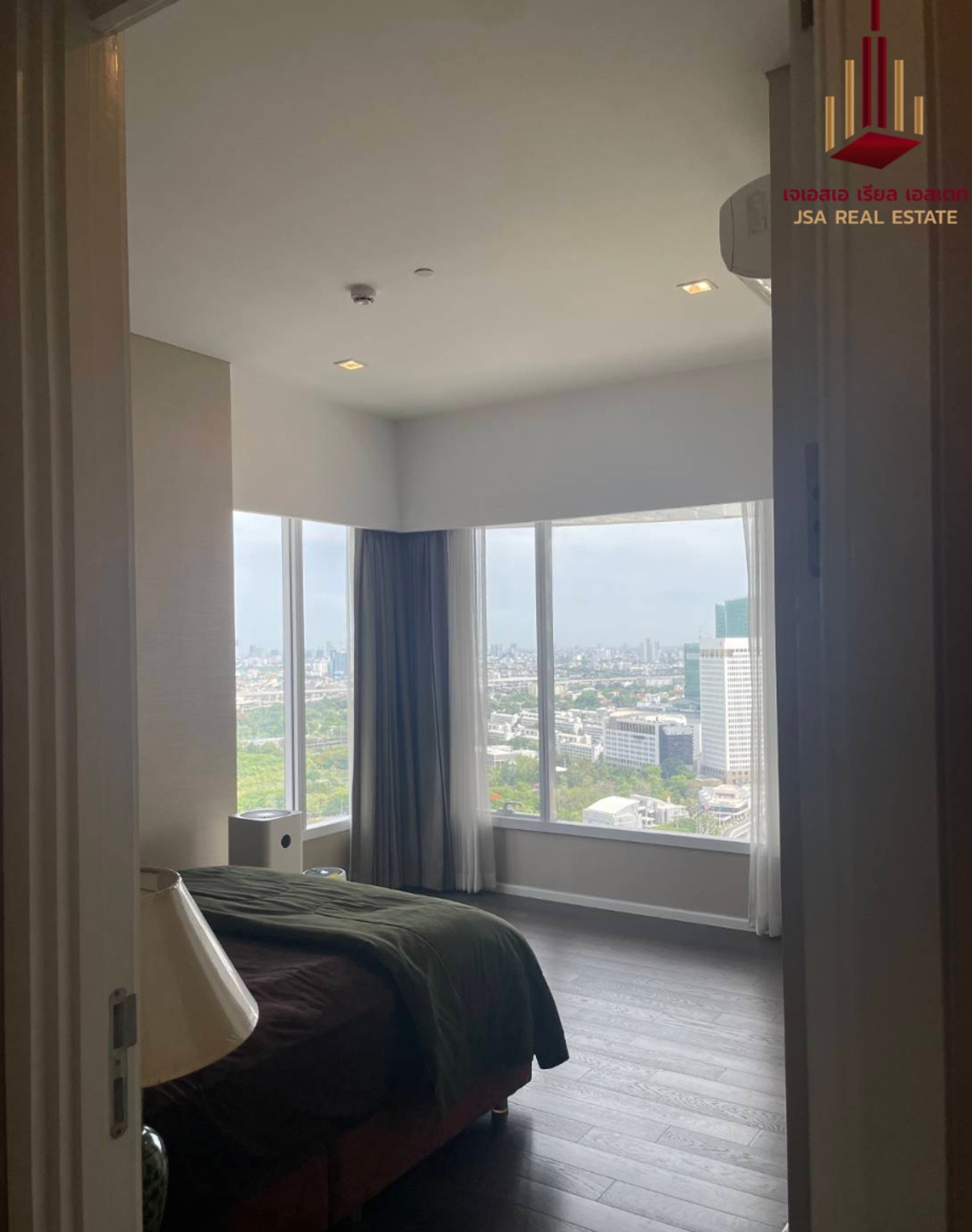 ขายคอนโดลาดพร้าว เซ็นทรัลลาดพร้าว : ✨ For Sale: The Saint Residences Condo ✨ 💰 Only 8,650,000 THB ราคาดีสุด  วิวสวนเต็มๆมีห้องพร้อมนัดชมครับ สนใจติดต่อ คุณเจมส์มาร์