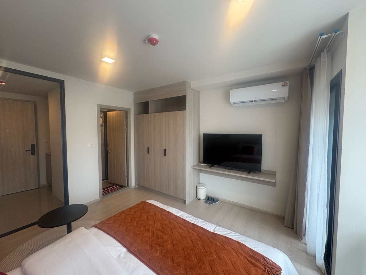 For SaleCondoPathum Thani,Rangsit, Thammasat : Urgent sale before transfer, Dcondo Vivid, size 25 sq m, price 1.97 million baht, with furniture, new room, contact 0869017364