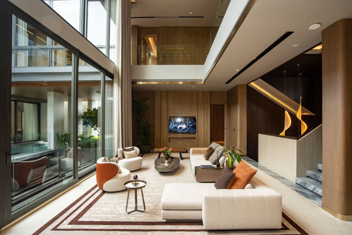 ขายบ้านบางซื่อ วงศ์สว่าง เตาปูน : Sonle Residences: 180sqwah 1,365sqm. 5bed 8bath 3storey private pool 260,000,000 Am: 0656199198