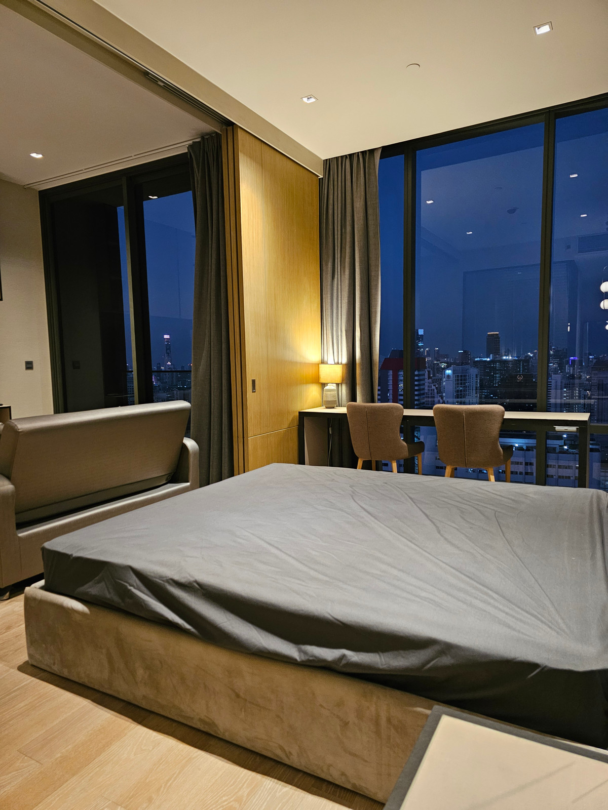 For RentCondoSilom, Saladaeng, Bangrak : แอสตัน สีลม  ให้เช่า 1 นอน 1 น้ำ พื้นที่ 50 ตรม  36,000 บาท สนใจโทร น้อง 096-2615656 พร้อมให้นัดหมายเข้าชมทุกวัน  Ashton Silom 1bed 1 bath 50 Sq,m Rental price 36,000 Baht   call Nong 096-2615656 Ready to touring everyday