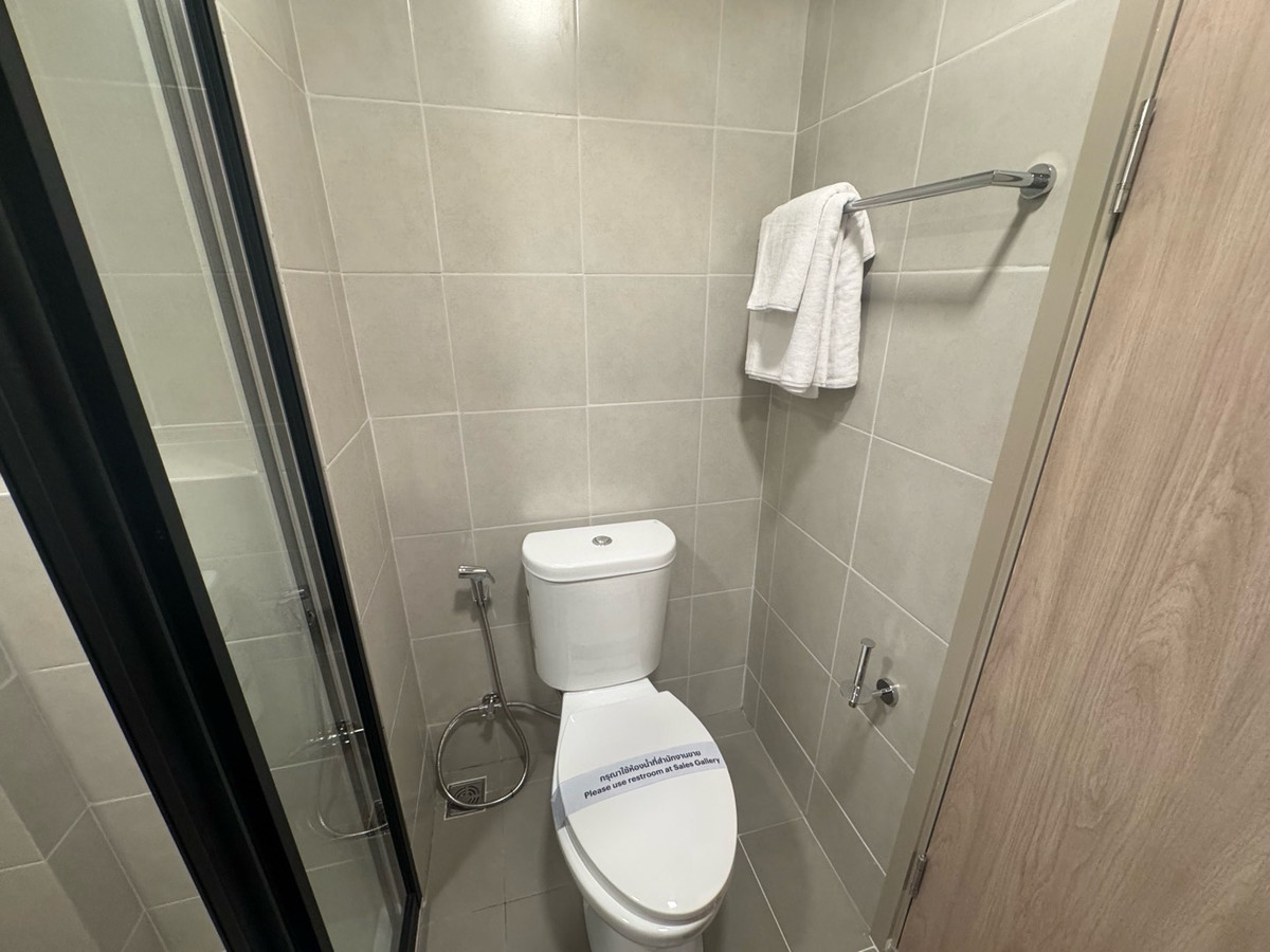 For SaleCondoPathum Thani,Rangsit, Thammasat : Urgent sale before transfer, Dcondo Vivid, size 25 sq m, price 1.97 million baht, with furniture, new room, contact 0869017364