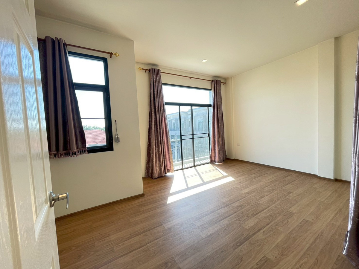 ให้เช่าทาวน์โฮมพระราม 5 ราชพฤกษ์ บางกรวย : ให้เช่า ทาวน์โฮม 3 ชั้น พร้อมอยู่ เปี่ยมสุข ติดถนนกาญจนาภิเษก ใกล้ รร.เทพศิรินทร์ นนทบุรี ทางด่วน ศรีรัช 