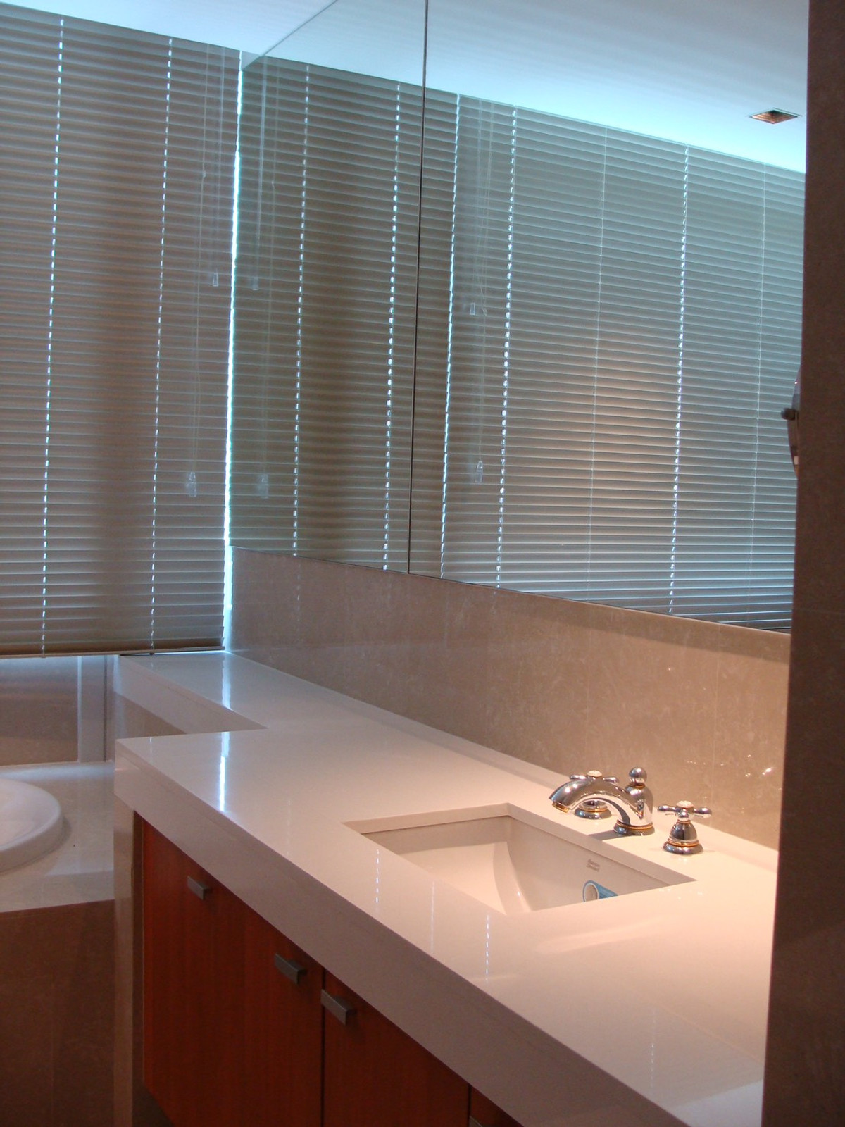 For RentCondoWitthayu, Chidlom, Langsuan, Ploenchit : Luxury condo for rent, Athenee Residence Ploenchit, 2 bedrooms, area 132 sq m., with hotel-level amenities, near BTS Ploenchit.