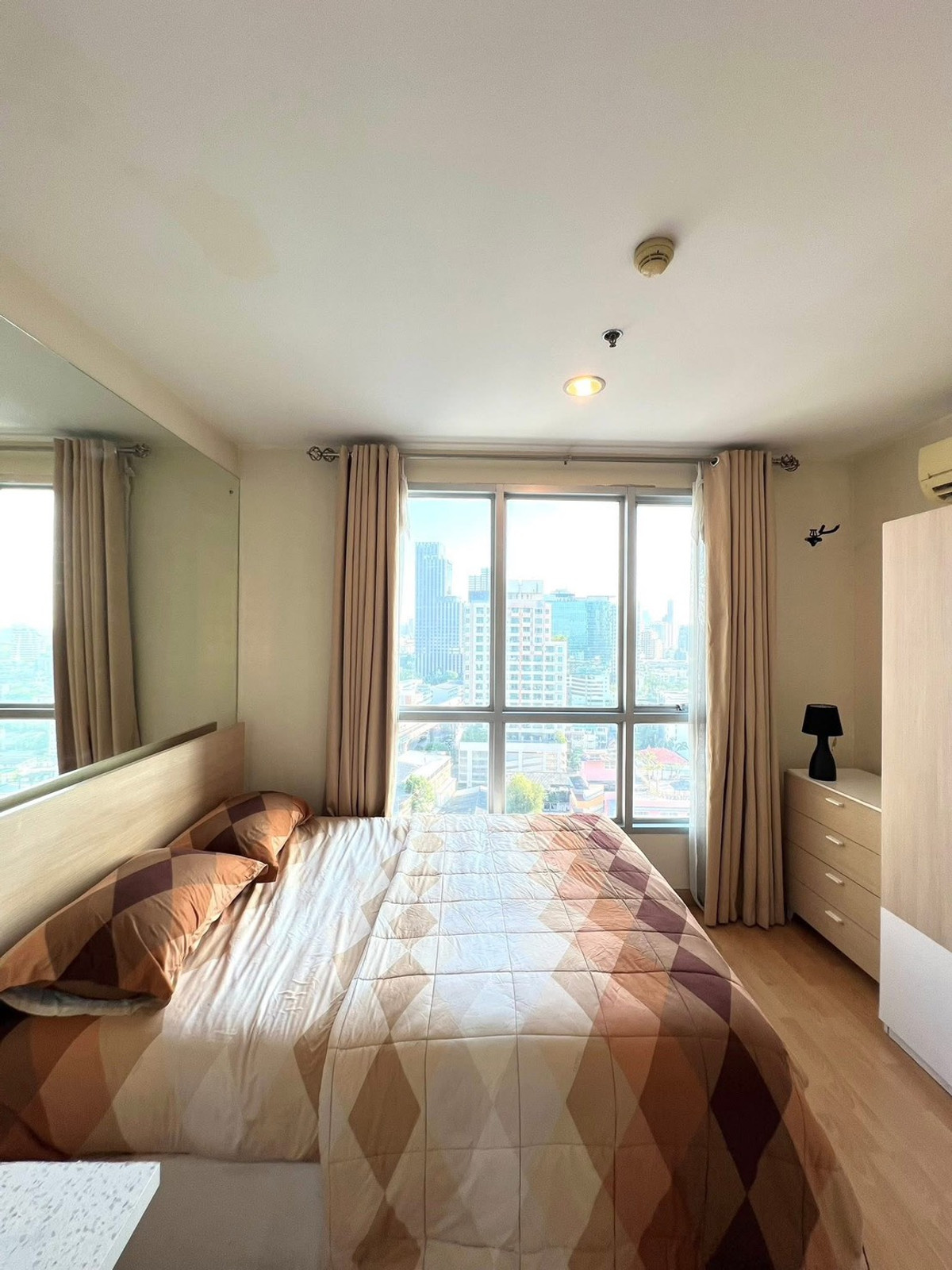 For RentCondoAri,Anusaowaree : 💥 FOR RENT : Life @ Phahon - Ari Condo 💥