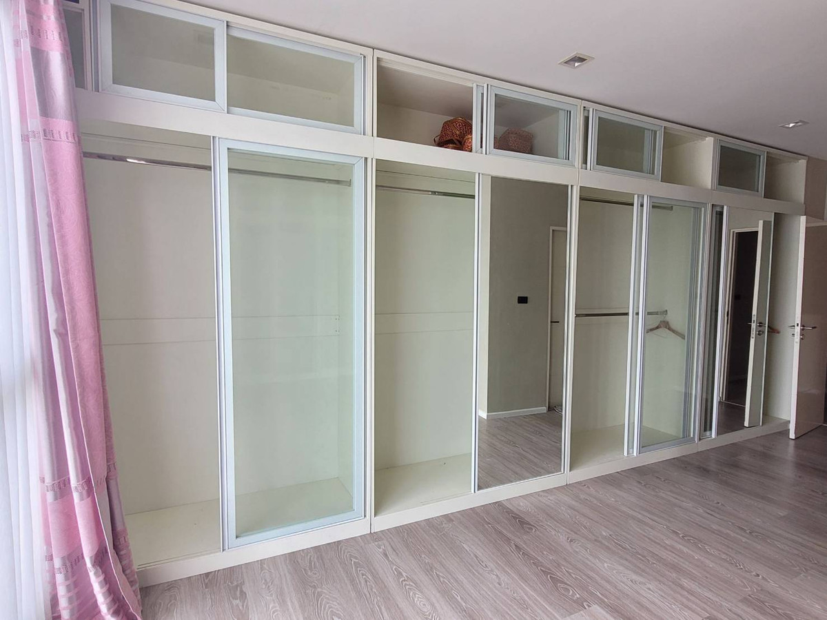 ขายทาวน์โฮมวิภาวดี ดอนเมือง หลักสี่ : ทาวน์โฮม 4ชั้น ซอยวิภาวดี64 เข้าออกได้หลายทาง ใกล้สนามบิน โถงเพดานสูง แบบ double volume ตกแต่งใหม่หมด