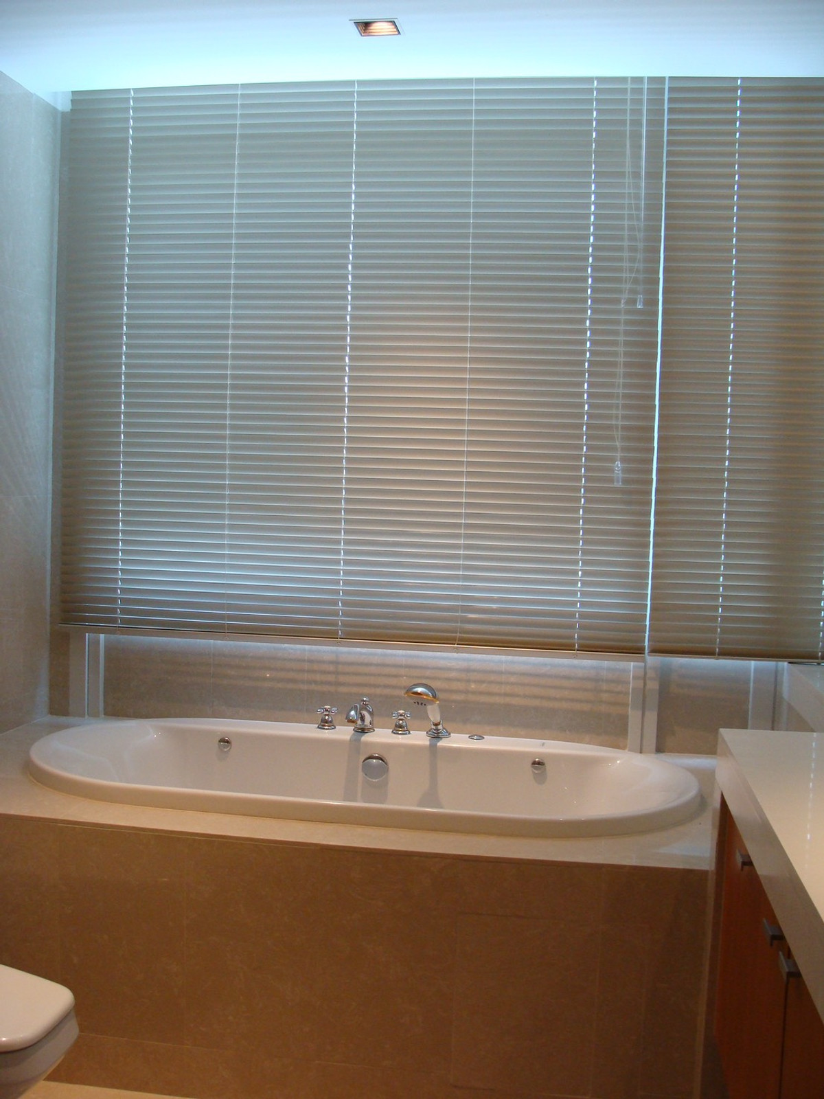 For RentCondoWitthayu, Chidlom, Langsuan, Ploenchit : Luxury condo for rent, Athenee Residence Ploenchit, 2 bedrooms, area 132 sq m., with hotel-level amenities, near BTS Ploenchit.