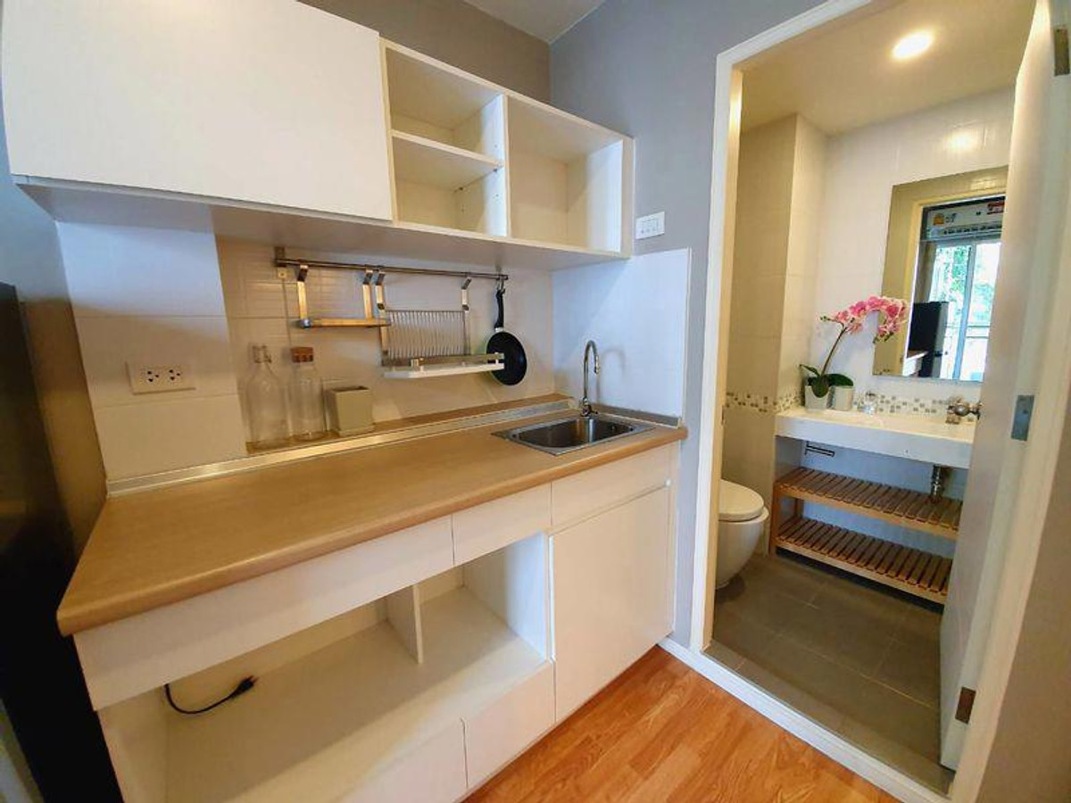 For SaleCondoKhlongtoei, Kluaynamthai : Lumpini Place Rama4 - Ratchadapisek / Studio (SALE WITH TENENT), Lumpini Place Rama4 - Ratchadapisek / Studio room (sale with tenant) BJ030