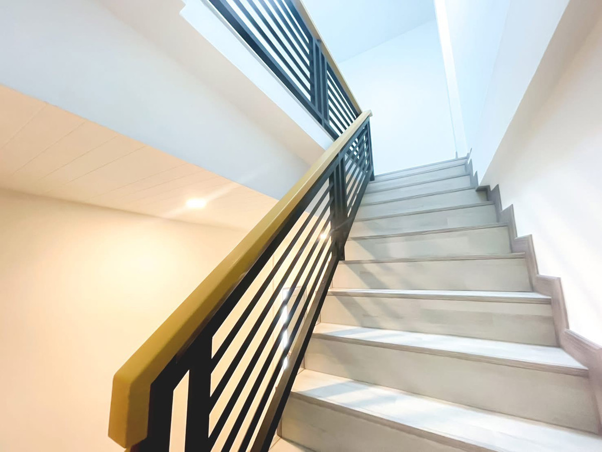 ขายทาวน์โฮมโชคชัย4 ลาดพร้าว71 : CB074♛♚ทาวน์เฮ้าส์ 4 ห้องนอน ขาย⚝ลาดพร้าว♜MRT ลาดพร้าว 83∞065-9423251,099-5919653▚Line@sureresidence