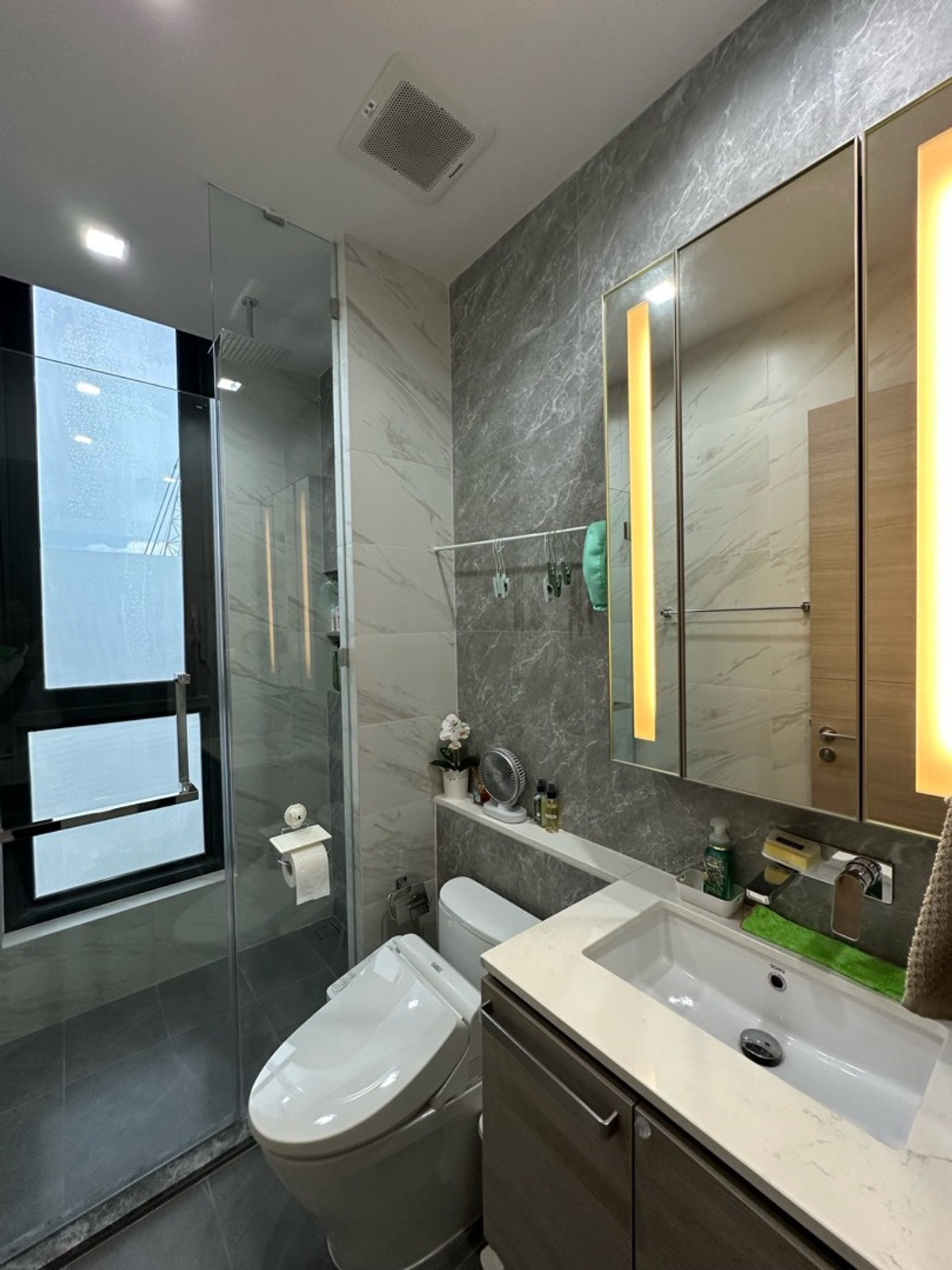 For SaleCondoLadprao, Central Ladprao : Corner Unit / Rare layout / North-facing