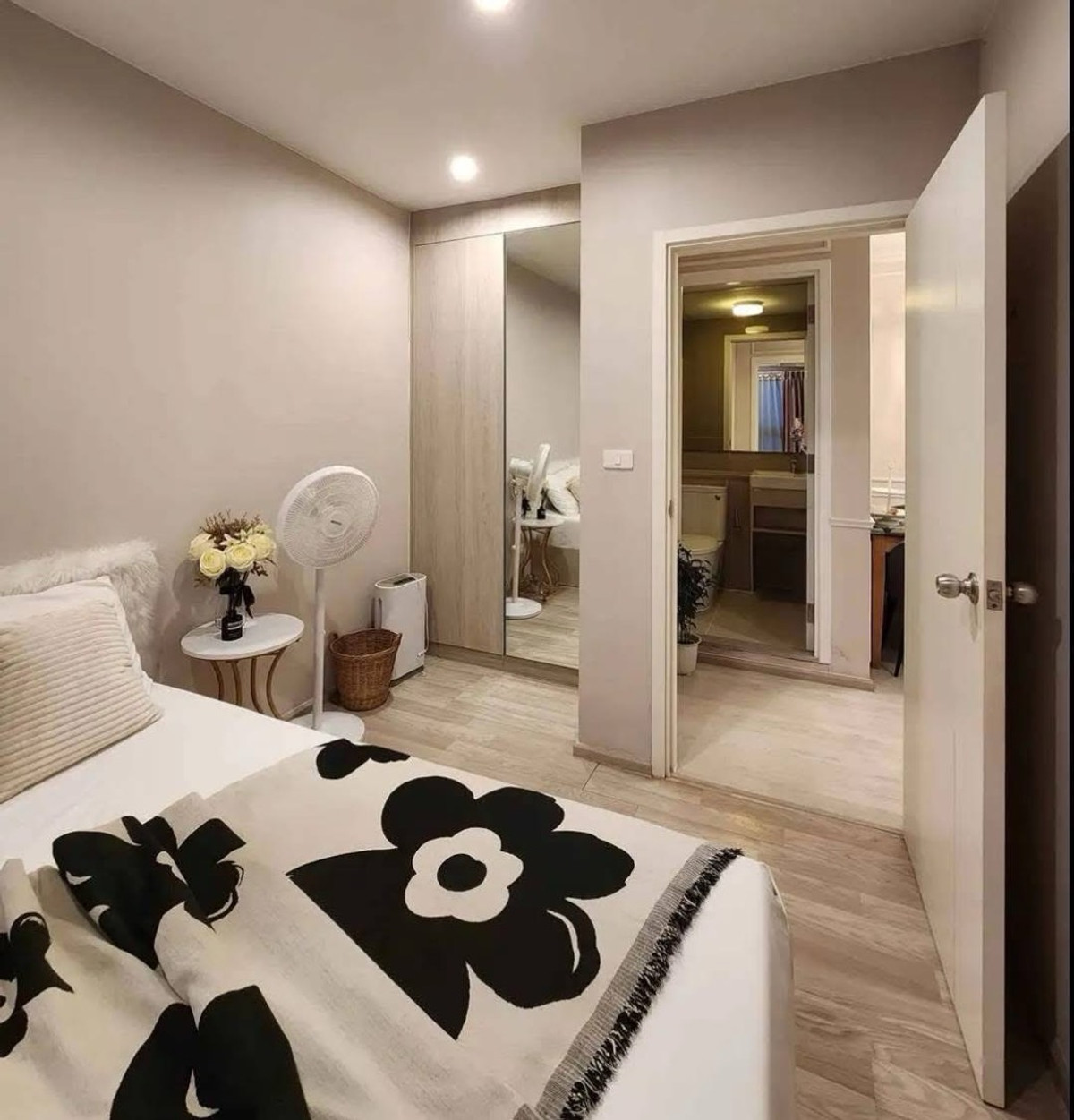 For RentCondoRama9, Petchburi, RCA : #Z4843💥 050369🔥Condo for rent The Privacy Rama 9