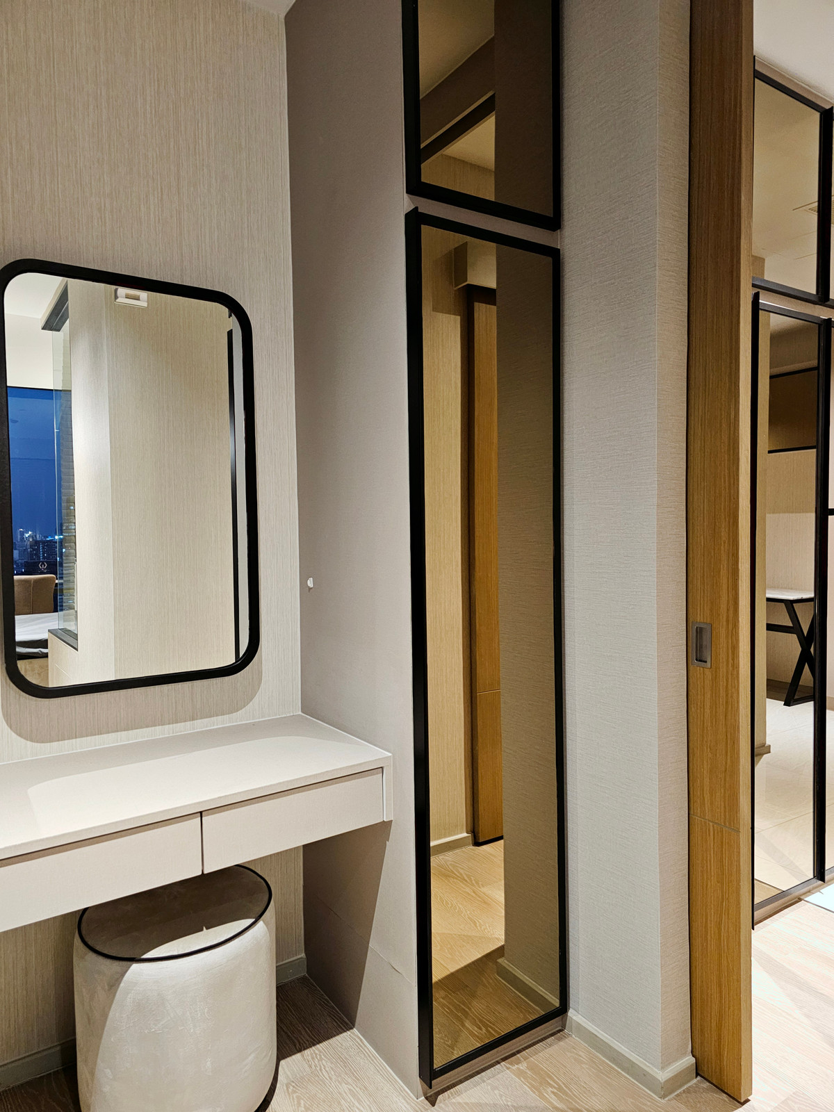 For RentCondoSilom, Saladaeng, Bangrak : แอสตัน สีลม  ให้เช่า 1 นอน 1 น้ำ พื้นที่ 50 ตรม  36,000 บาท สนใจโทร น้อง 096-2615656 พร้อมให้นัดหมายเข้าชมทุกวัน  Ashton Silom 1bed 1 bath 50 Sq,m Rental price 36,000 Baht   call Nong 096-2615656 Ready to touring everyday