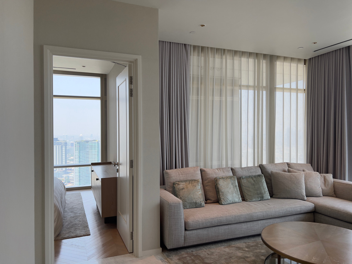 For RentCondoSathorn, Narathiwat : 🔥 2-BEDROOM SIZE AT 1-BEDROOM PRICE | Four Seasons Private Residences | 39th Floor | 116 sq.m Full Minotti Interior | ฿170,000/Month 🔑 Keys Ready – Move In Today!