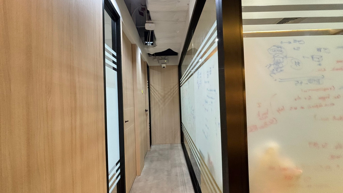 For RentOfficeWongwianyai, Charoennakor : Office for rent near ICON SIAM, next to BTS Charoen Nakhon, very convenient to travel ⛳️ FREE office procurement service, BTS/MRT style, every LOCATIONS starting from 1-50 people.