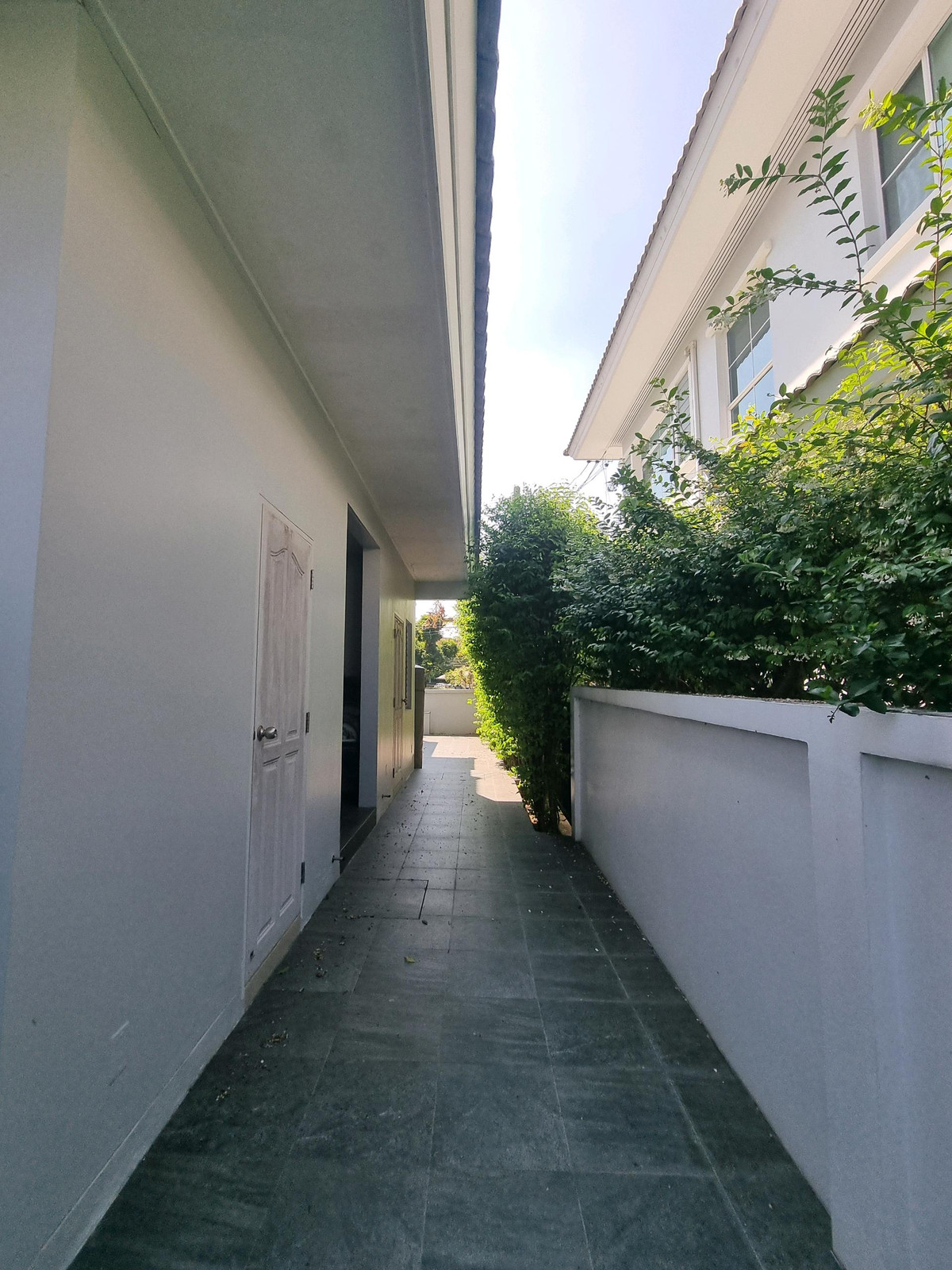 ให้เช่าบ้านนนทบุรี บางใหญ่ บางบัวทอง : ให้เช่าบ้านเดี่ยว ติดถนนราชพฤกษ์
หมู่บ้าน มัณฑนา ราชพฤกษ์ หลังมุม หน้าสวน ทำเลดี บ้านพร้อมเข้าอยู่