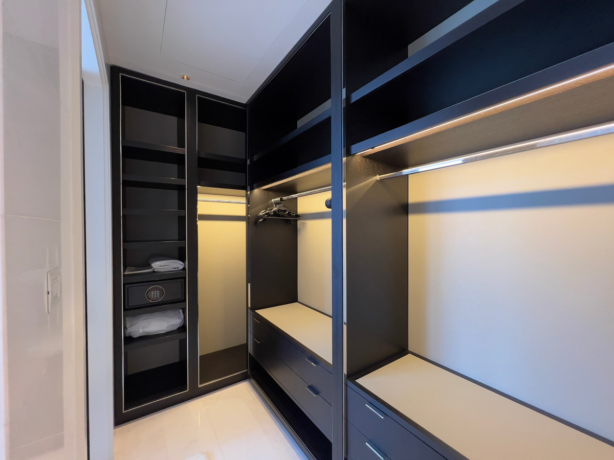 For RentCondoSathorn, Narathiwat : 🔥 2-BEDROOM SIZE AT 1-BEDROOM PRICE | Four Seasons Private Residences | 39th Floor | 116 sq.m Full Minotti Interior | ฿170,000/Month 🔑 Keys Ready – Move In Today!