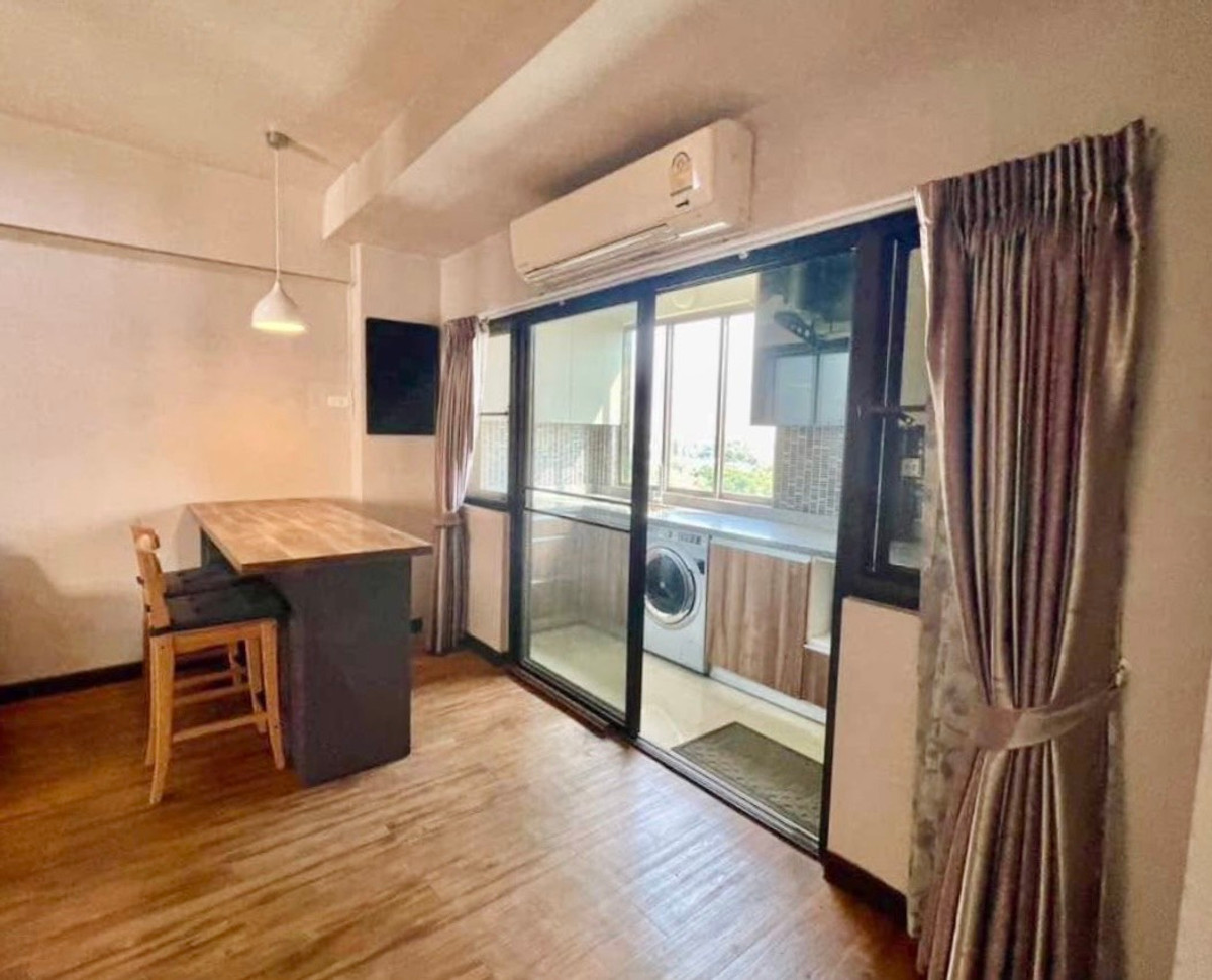 ขายคอนโดรัชดา ห้วยขวาง : คอนโด รัชดา เทอเรส | 1BR 72.32 ตร.ม. | ห้องใหญ่ 2 ห้องน้ำ ใกล้ BTS พหล 24 ราคา 3.30 Mb.  📞: 065-626-5636 (คุณกี้)