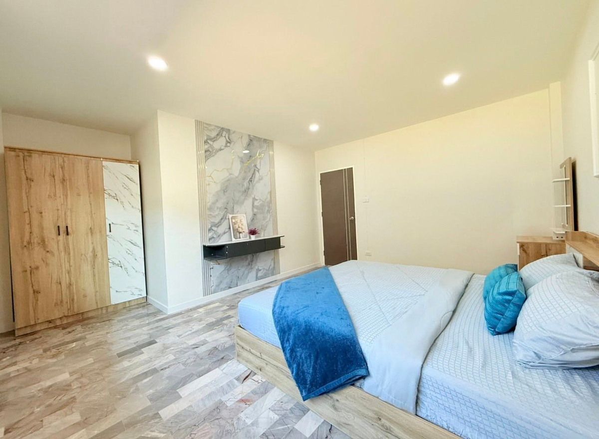 ขายทาวน์โฮมพัทยา บางแสน ชลบุรี สัตหีบ :  ทาวน์โฮม หมู่บ้านเพิ่มศิริ ซอยเขาตาโล / 3 ห้องนอน (ขาย), Townhome Permsiri Village Soi Khao Talo  / 3 Bedrooms (FOR SALE) BEWN108