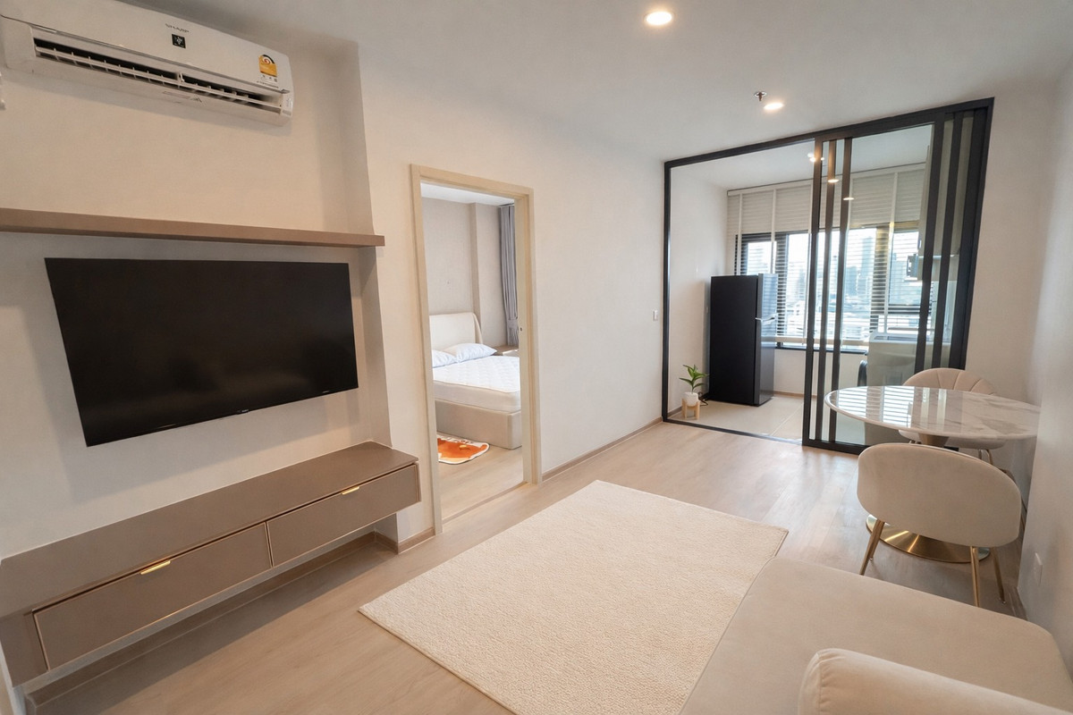 For RentCondoKhlongtoei, Kluaynamthai : 🔥For Rent Now🔥 Life Rama 4-Asoke, Large Bedroom, Unobstructed East-facing View, Fully Furnished, Ready to Move In, Near MRT Queen Sirikit Convention Centre