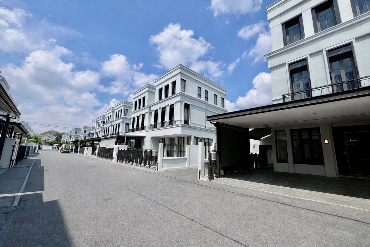 ขายนวมินทร์ รามอินทรา : ขายด่วน บ้านแฝดหรู 3 ชั้น Eton Residence เกษตร–นวมินทร์ – รามอินทรา | บ้านใหม่ไม่เคยเข้าอยู่ | ตกแต่งบิวอินกว่า 3 ล้านบาท