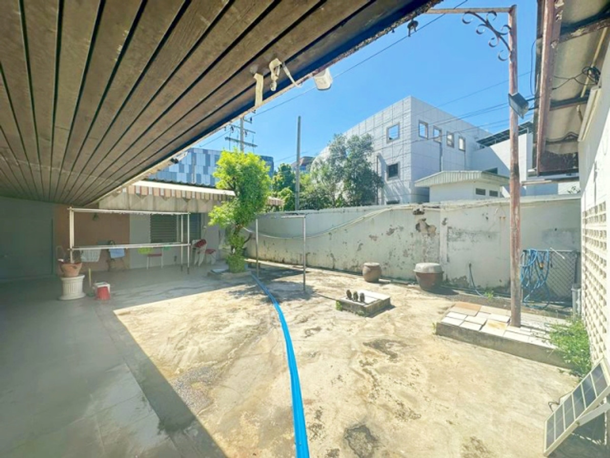 ขายบ้านวิภาวดี ดอนเมือง หลักสี่ : ขายที่ดินพร้อมสิ่งปลูกสร้าง ทำเลศักยภาพ วิภาวดีรังสิต ทำเลดี เดินทางสะดวก 