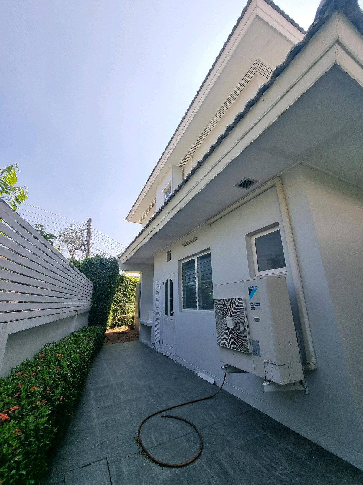 ให้เช่าบ้านนนทบุรี บางใหญ่ บางบัวทอง : ให้เช่าบ้านเดี่ยว ติดถนนราชพฤกษ์
หมู่บ้าน มัณฑนา ราชพฤกษ์ หลังมุม หน้าสวน ทำเลดี บ้านพร้อมเข้าอยู่