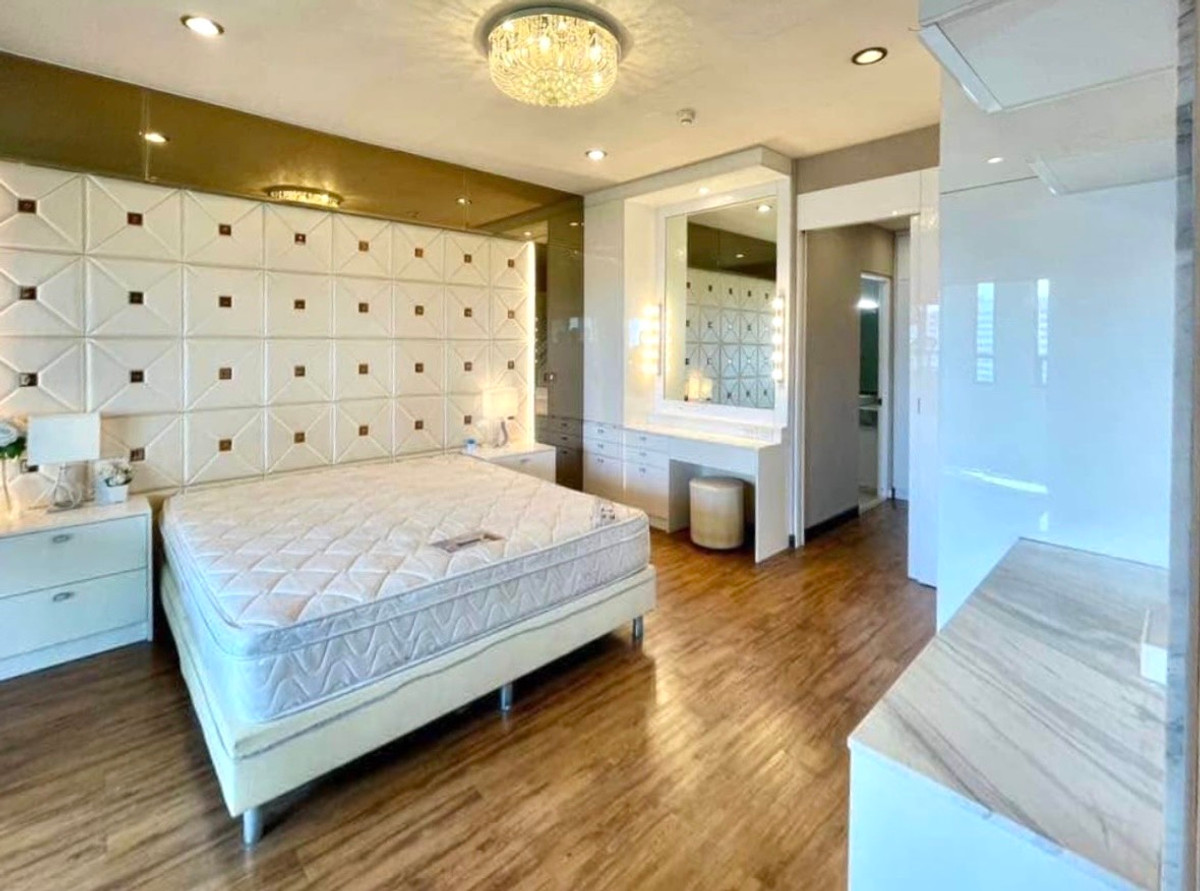 ขายคอนโดรัชดา ห้วยขวาง : คอนโด รัชดา เทอเรส | 1BR 72.32 ตร.ม. | ห้องใหญ่ 2 ห้องน้ำ ใกล้ BTS พหล 24 ราคา 3.30 Mb.  📞: 065-626-5636 (คุณกี้)