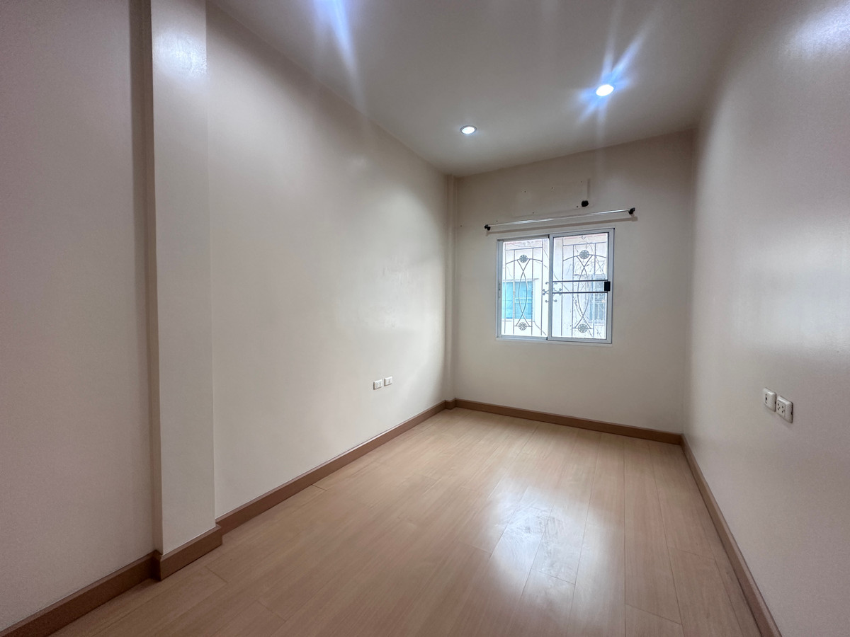 ขายทาวน์โฮมพระราม 5 ราชพฤกษ์ บางกรวย : ปริญลักษณ์ ไลท์ วงแหวนสาทร / 3 ห้องนอน (ขาย), Prinyalucklight Wongwan Sathorn / 3 Bedrooms (FOR SALE) BALL273