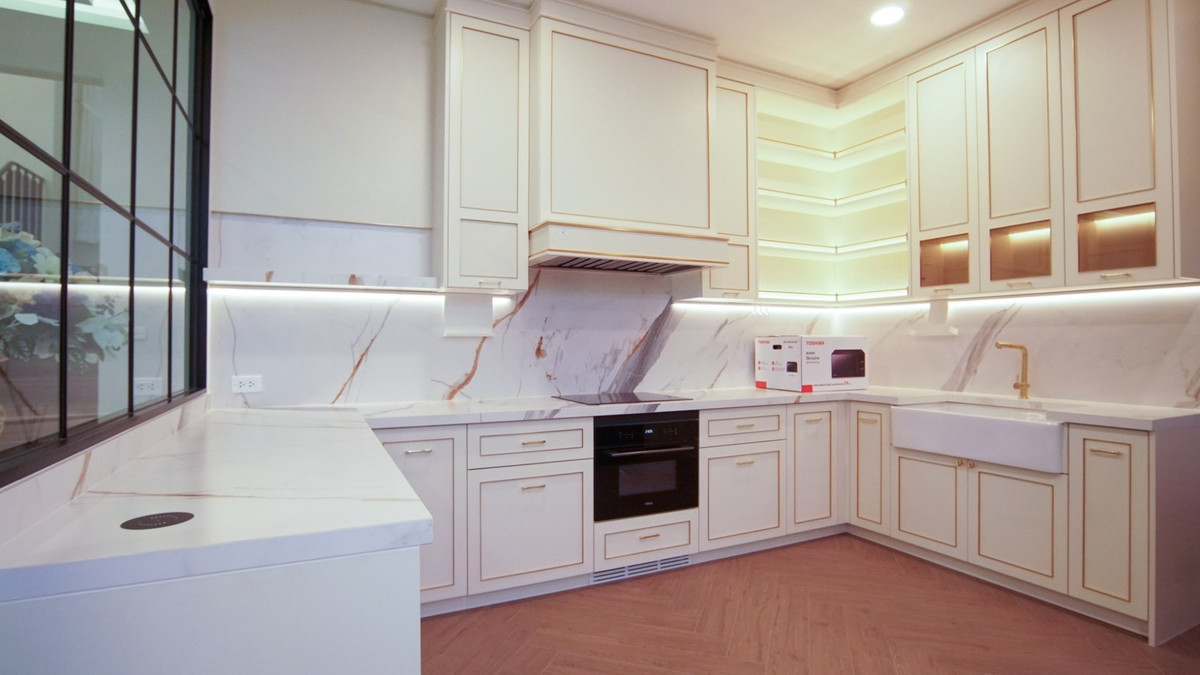 For SaleHousePattanakan, Srinakarin : Nantawan Rama 9 - New Krungthepkretha / 4 Bedrooms (FOR SALE) BZD150