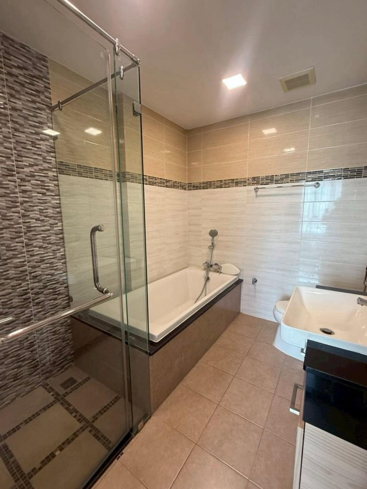 ขายคอนโดเชียงใหม่ : 🔥ขาย 🌟ห้องรีโนเวทใหม่ 🧳พร้อมอยู่ 🏢เดอะ เทรเชอร์ บาย มาย ฮิป 52 ตร.ม.